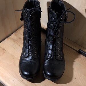 G by Guess Black Lace-Up Women's Winter Quilted Look Boots Rivets Buckles